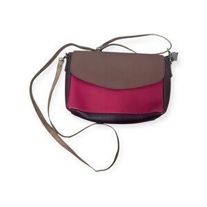 🆕 Sokura color block crossbody bag